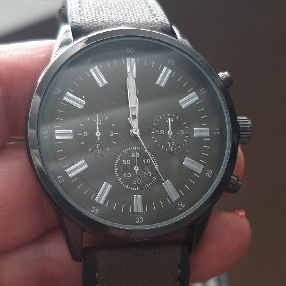Watch - Picture 5 of 8